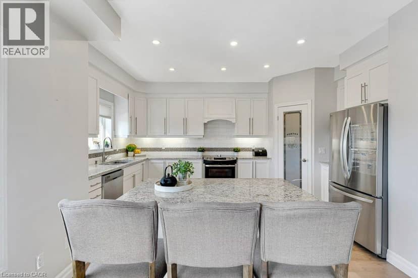 27 IRONGATE Drive — photo 13 of 40
