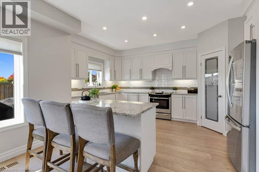 27 IRONGATE Drive — photo 14 of 40