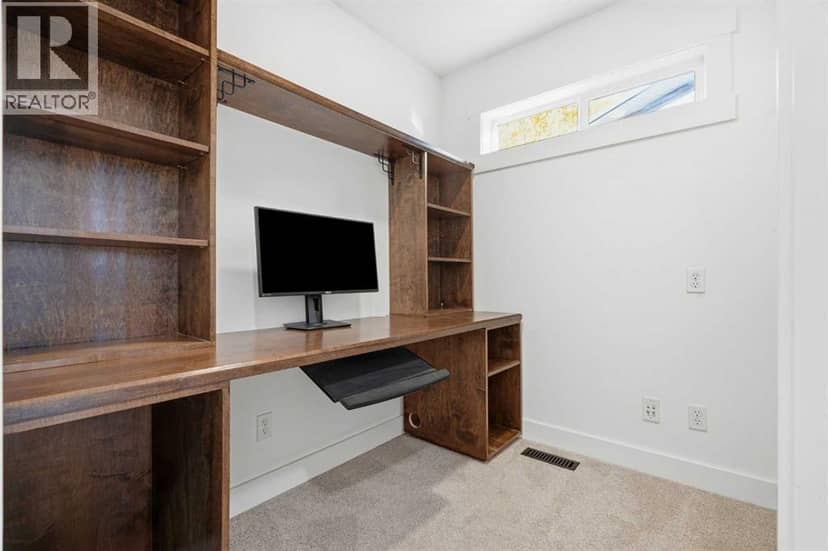 130 Chapman Close SE — photo 19 of 40