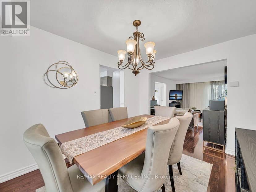 158 Fanshawe Drive — photo 15 of 40