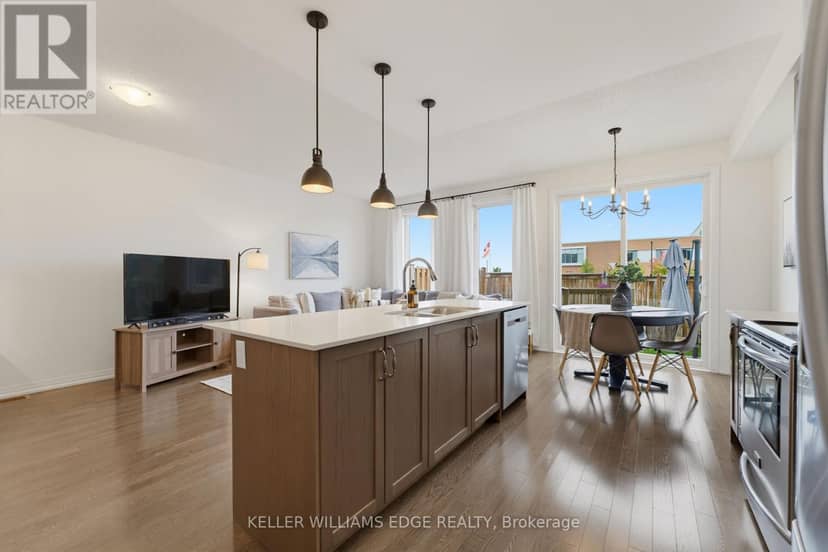 739 Banks Crescent — photo 10 of 35