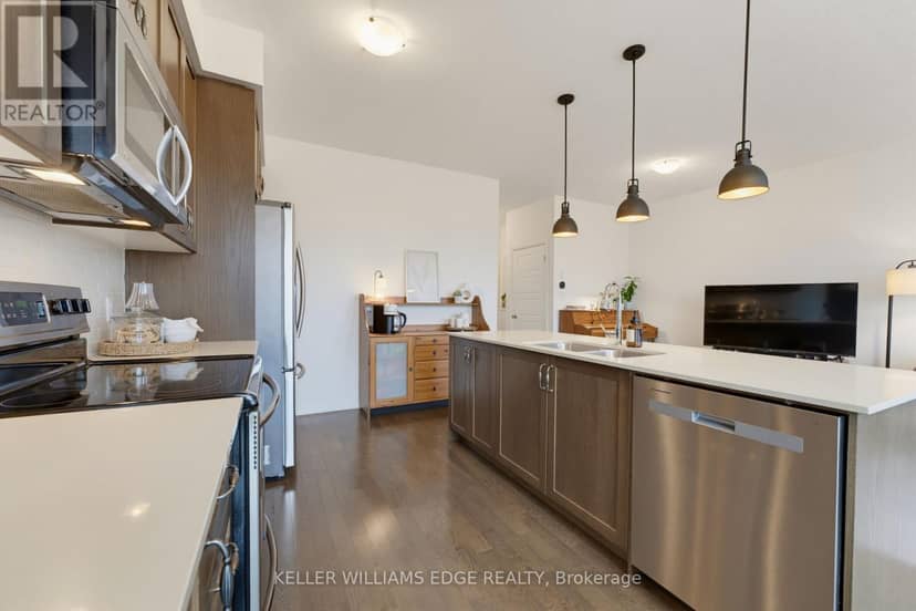 739 Banks Crescent — photo 11 of 35