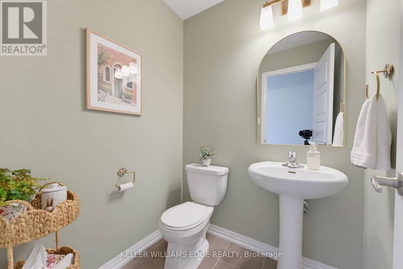 739 Banks Crescent — photo 14 of 35