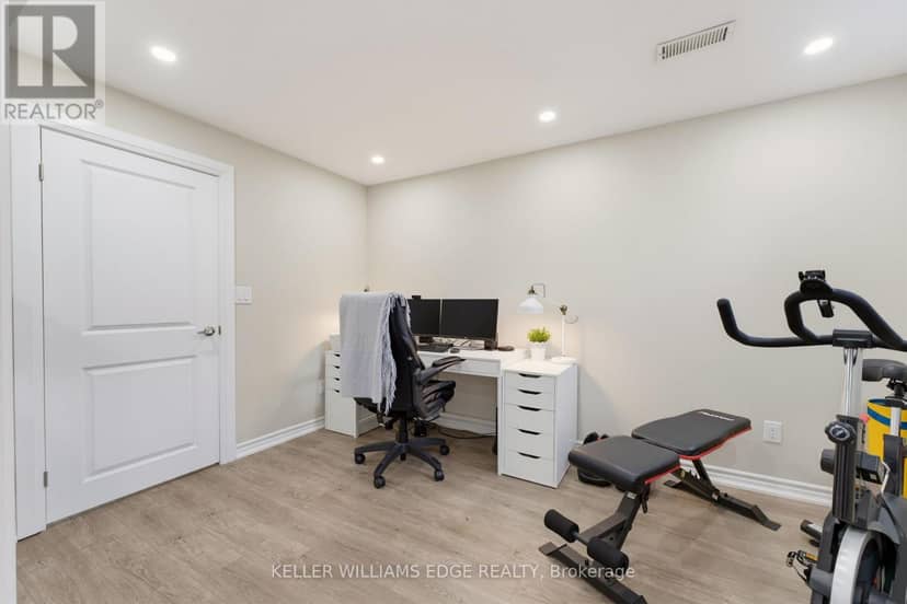 739 Banks Crescent — photo 25 of 35