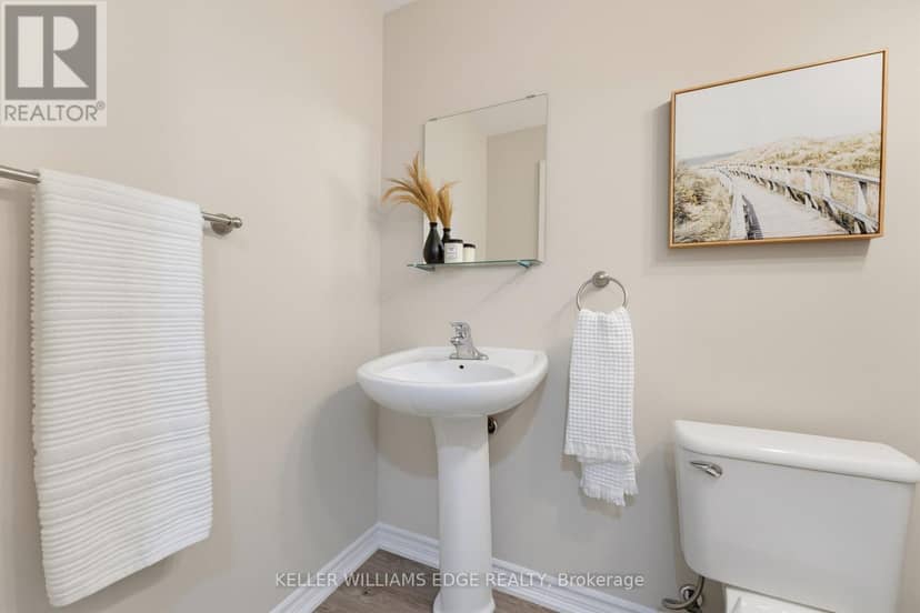 739 Banks Crescent — photo 27 of 35