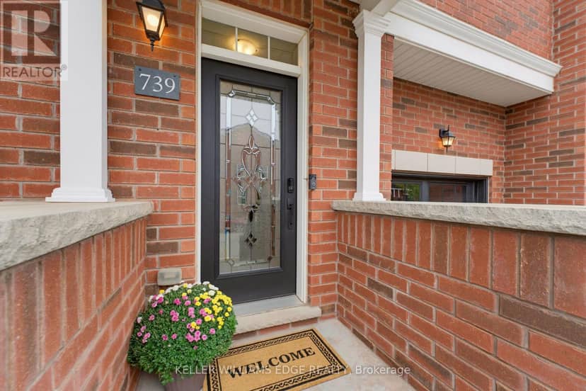 739 Banks Crescent, Milton, photo 3