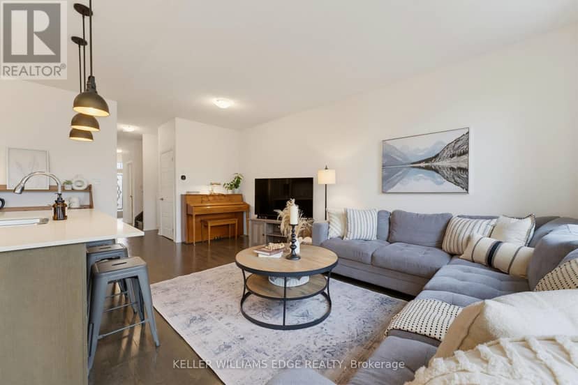 739 Banks Crescent, Milton, photo 7