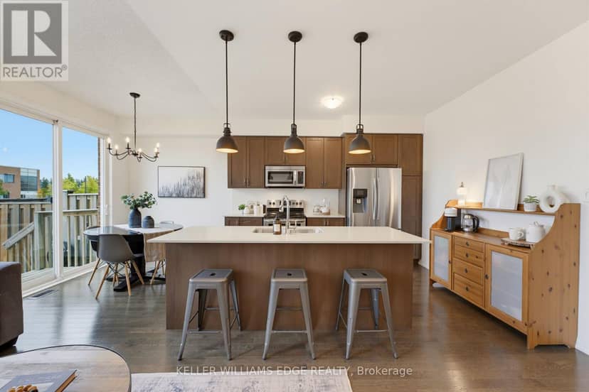 739 Banks Crescent, Milton, photo 8