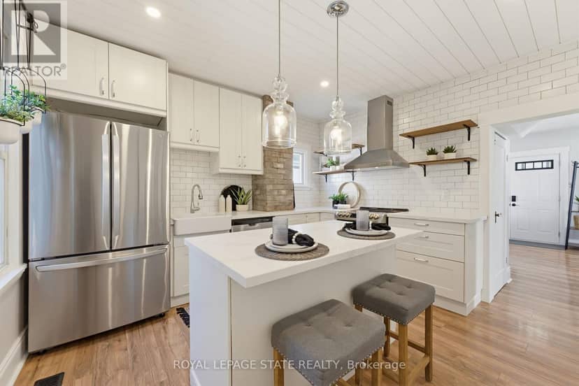 206 Craigroyston Road — photo 16 of 40