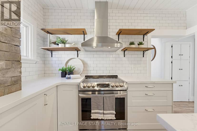 206 Craigroyston Road — photo 17 of 40