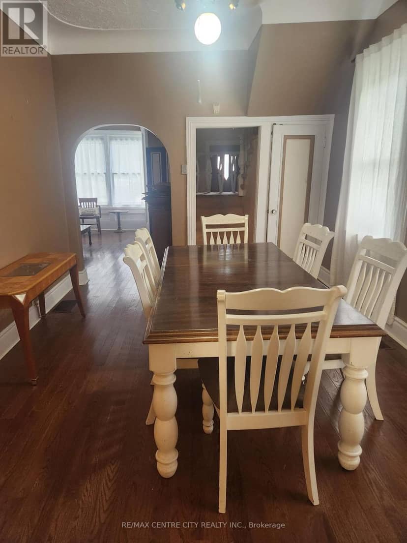 244 Elm Street W — photo 5 of 14