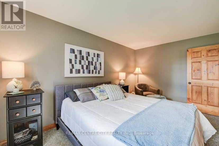 280 Hope Street E — photo 24 of 40