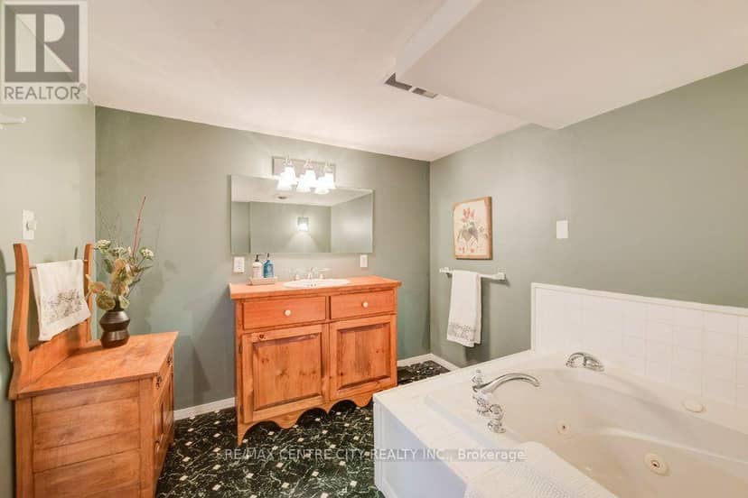 280 Hope Street E — photo 31 of 40