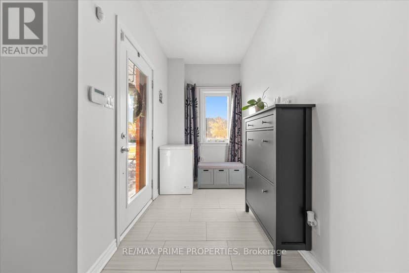 218 Chaperal Private, Ottawa, photo 3