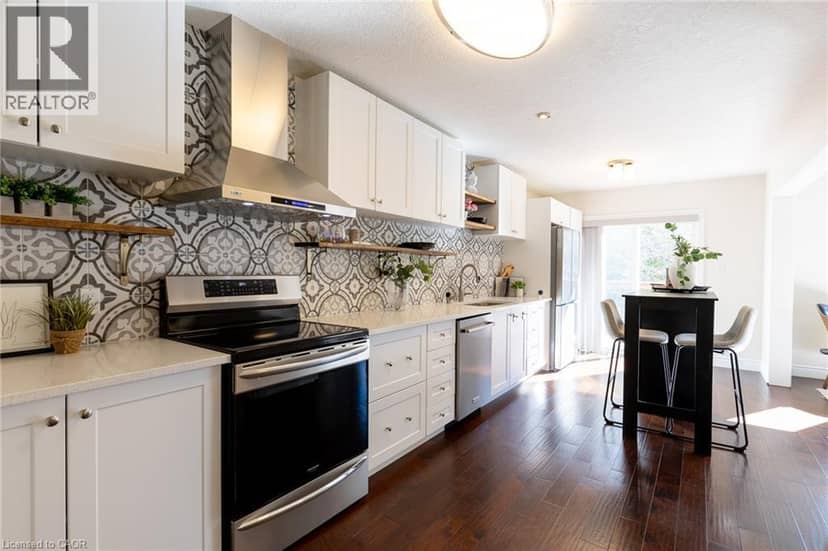 569 VIOLET Street — photo 3 of 40