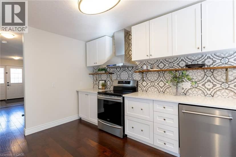 569 VIOLET Street — photo 4 of 40