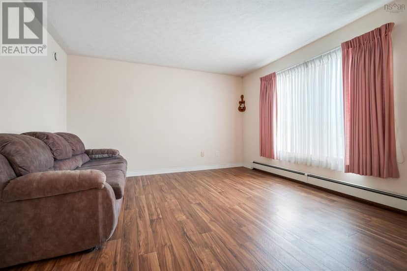 28 Fort Sackville Road — photo 27 of 40