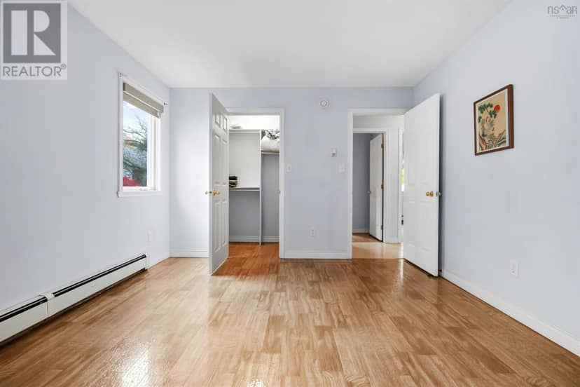 28 Fort Sackville Road — photo 35 of 40