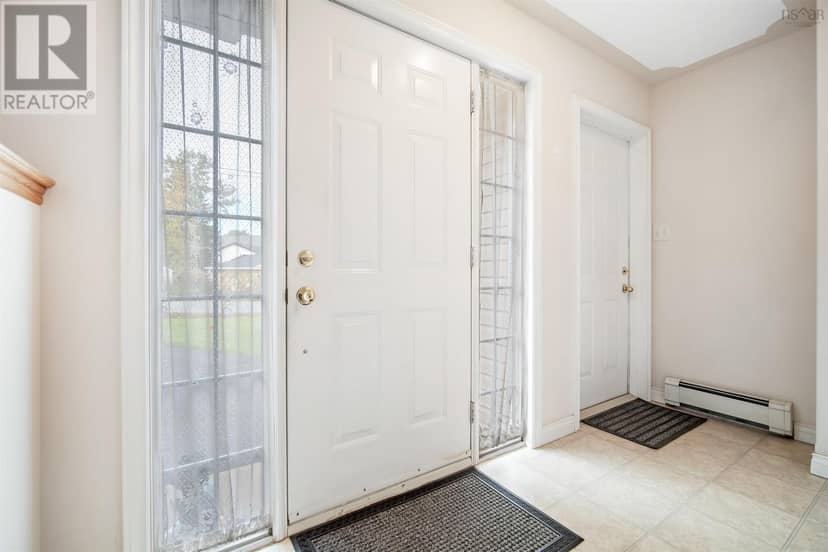 28 Fort Sackville Road — photo 29 of 40