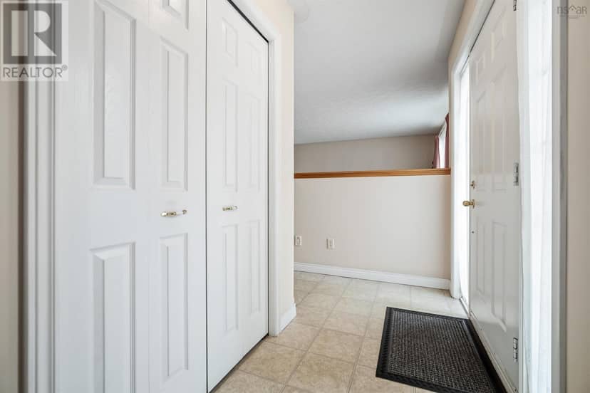 28 Fort Sackville Road — photo 31 of 40