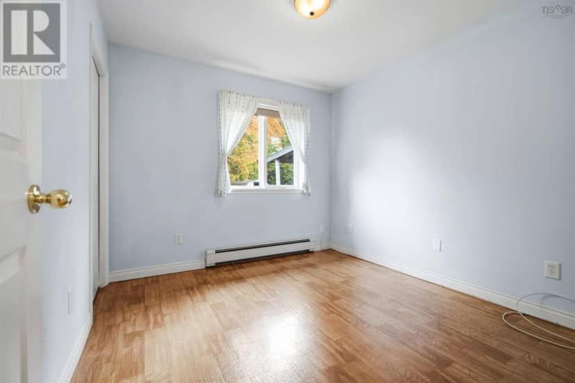28 Fort Sackville Road — photo 39 of 40