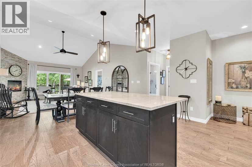 57 Red Oak Crescent — photo 16 of 40