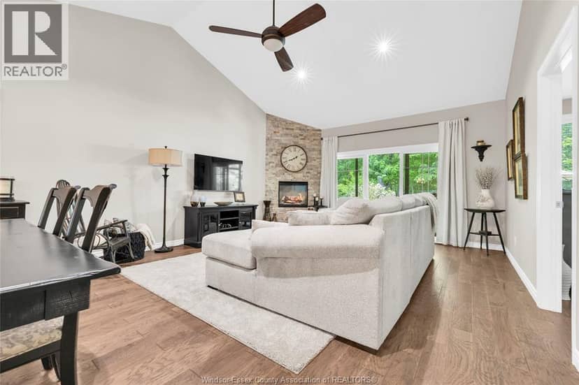 57 Red Oak Crescent — photo 19 of 40