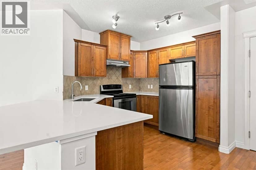 305, 30 Discovery Ridge Close SW — photo 11 of 40
