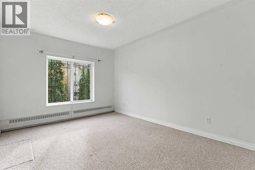 305, 30 Discovery Ridge Close SW — photo 15 of 40