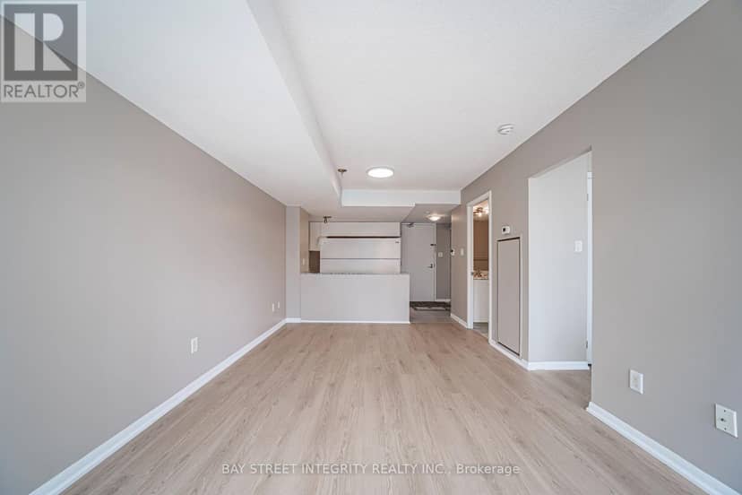 1406 - 38 Grenville Street — photo 24 of 40