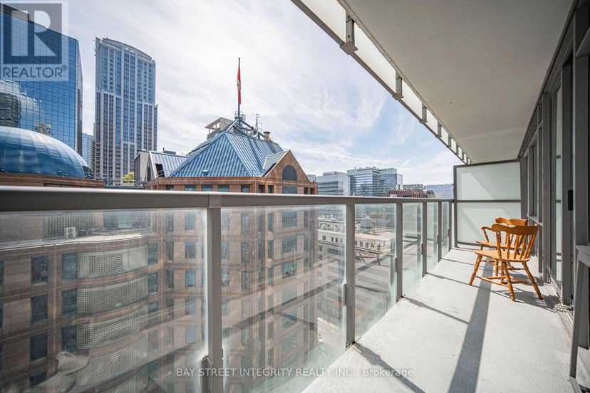 1406 - 38 Grenville Street — photo 6 of 40