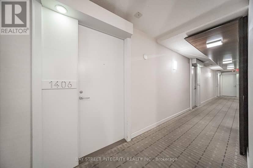 1406 - 38 Grenville Street — photo 9 of 40