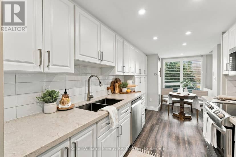 302 - 712 Rossland Road E — photo 10 of 40