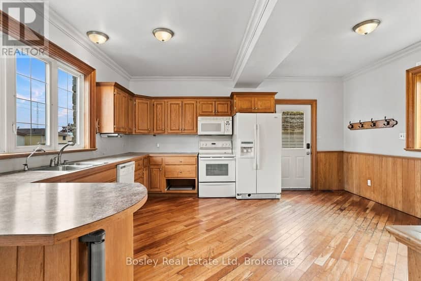 52 - 6108 Curtis Point Road — photo 15 of 40