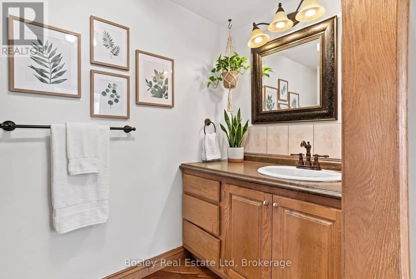 52 - 6108 Curtis Point Road — photo 17 of 40