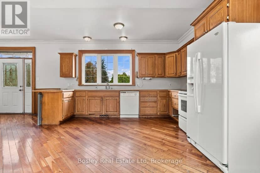 52 - 6108 Curtis Point Road — photo 14 of 40