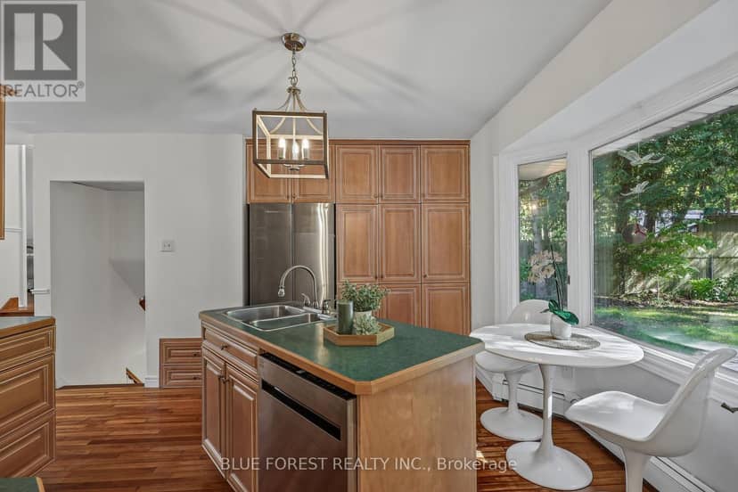 786 Springbank Drive — photo 17 of 40