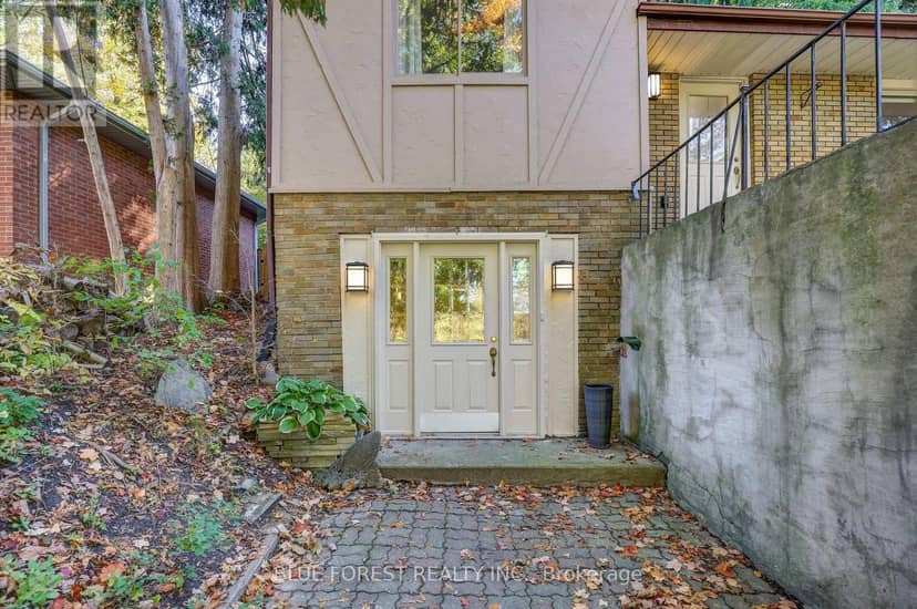 786 Springbank Drive — photo 33 of 40