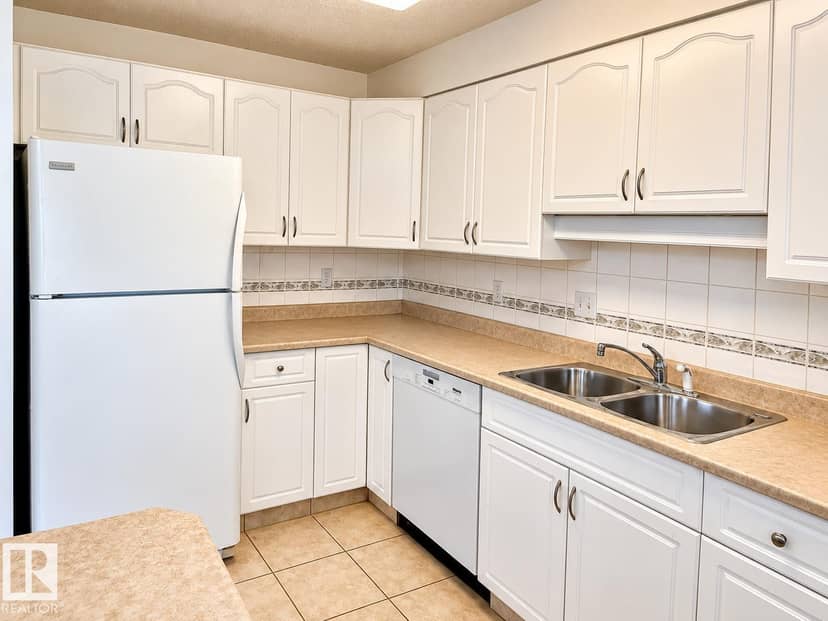 #402 8909 100 ST NW, Edmonton, photo 5