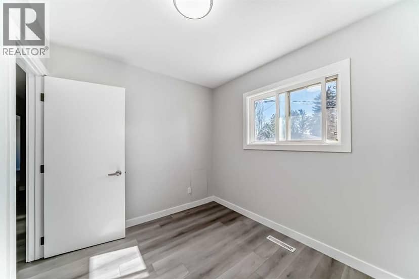 1508 45 Street SE — photo 28 of 40