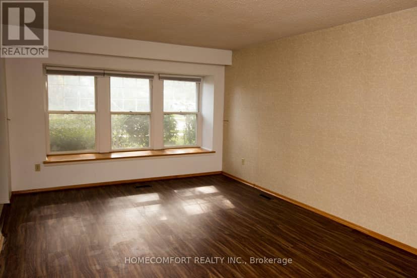 42 Pinemeadow Boulevard — photo 9 of 21