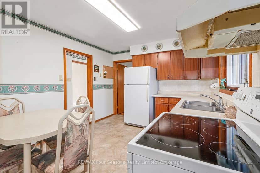 26 Locke Avenue — photo 14 of 40