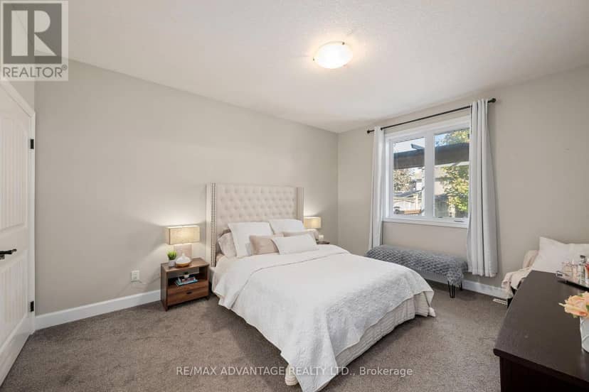 290 Walnut Street — photo 17 of 40