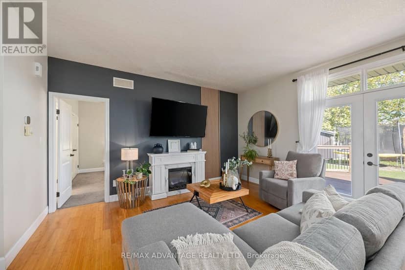 290 Walnut Street — photo 14 of 40