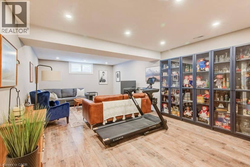 27 CORAL GABLES Crescent — photo 35 of 40