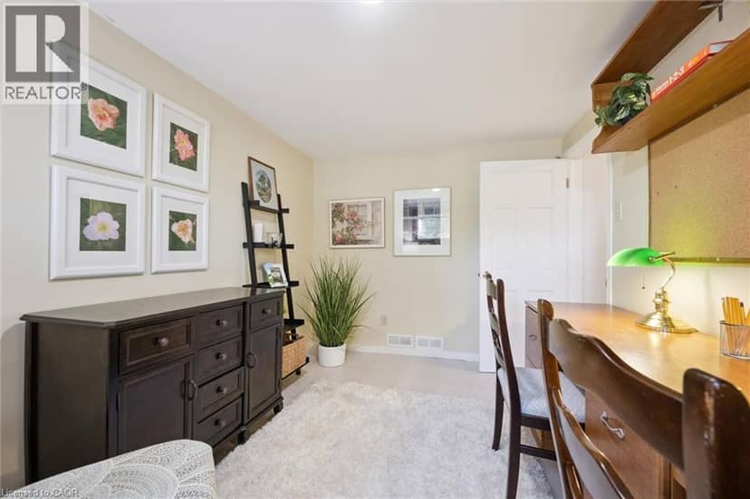 301 MARTINDALE Crescent — photo 26 of 40