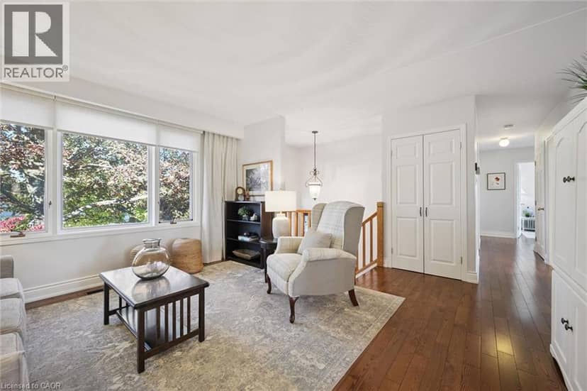 301 MARTINDALE Crescent, Waterloo, photo 4