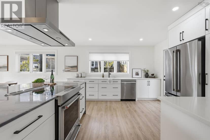 680 Shore Drive — photo 4 of 40