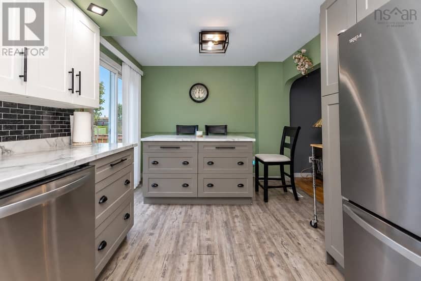 936 Upper Prince Street — photo 14 of 38