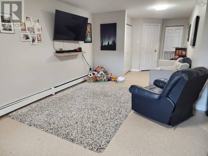 391 389-393 Renfrew Street — photo 22 of 36